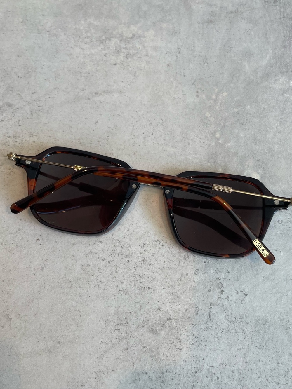 I-Sea Riley Tortoiseshell Sunglasses - Picture 3 of 6